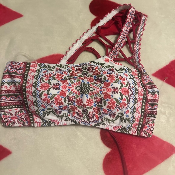 Becca One Strap Floral Red Laces Swimsuit Bikini Top NWOT - Picture 9 of 10